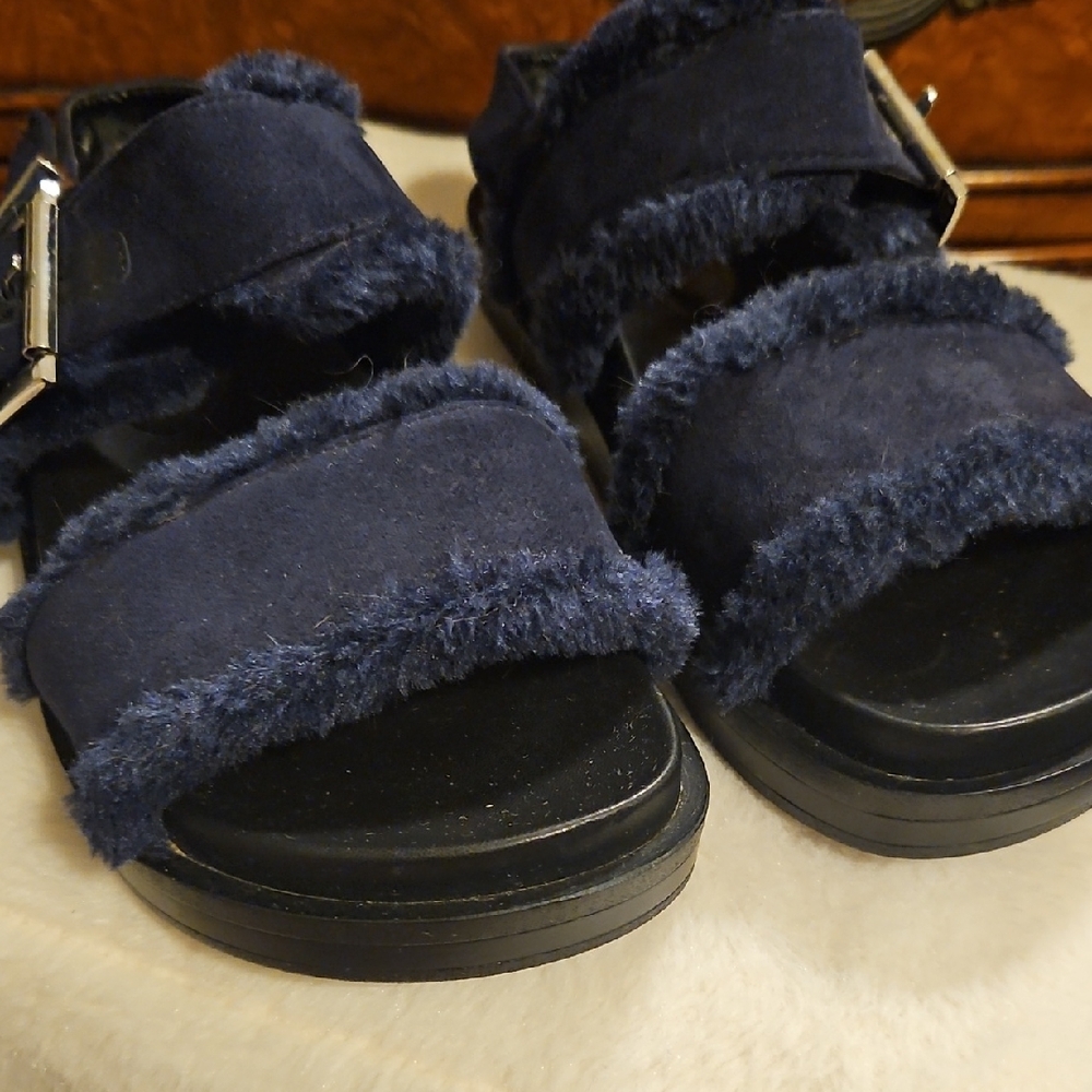 AEROSOLES Navy Fuzzy Strap Sandals